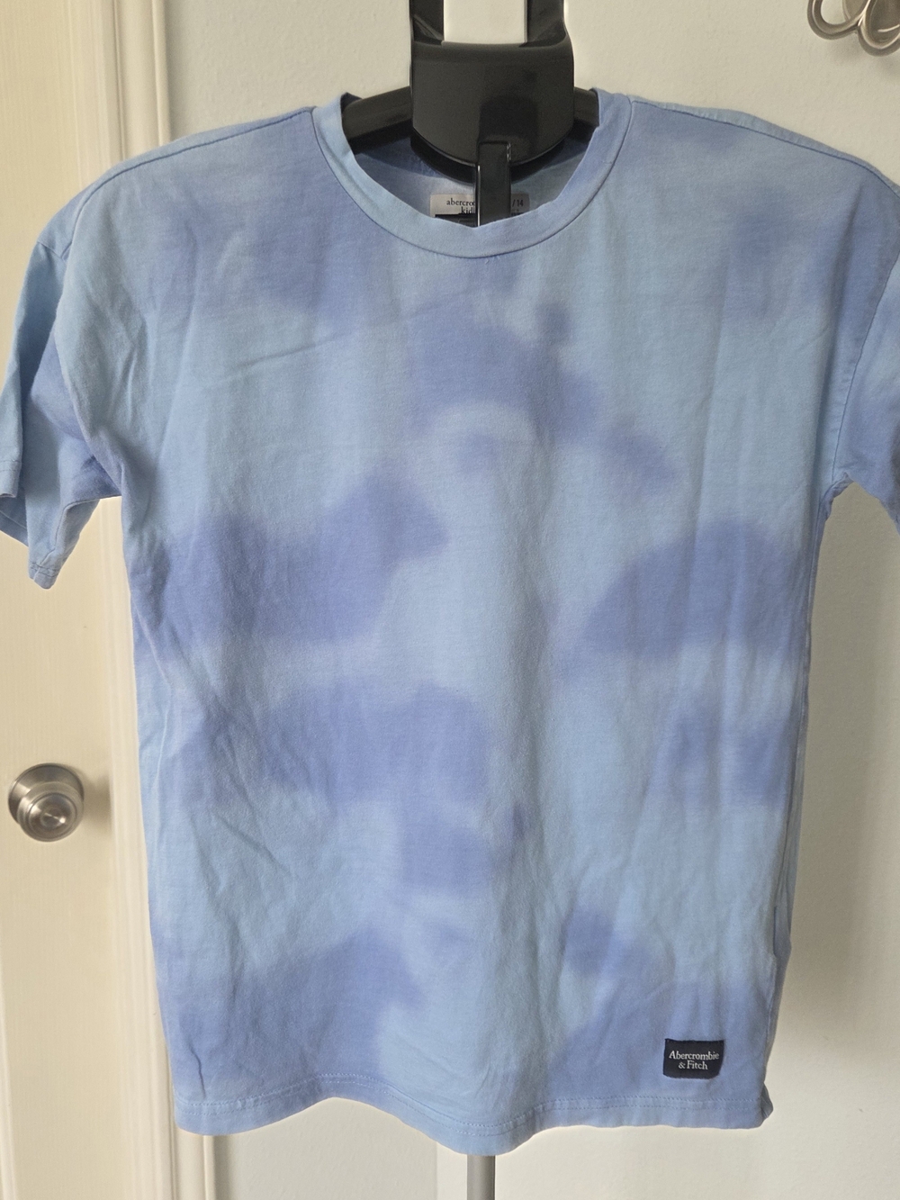 Abercrombie & Fitch Men's Blue Tie-Dye Short Sleeve Crew Tee